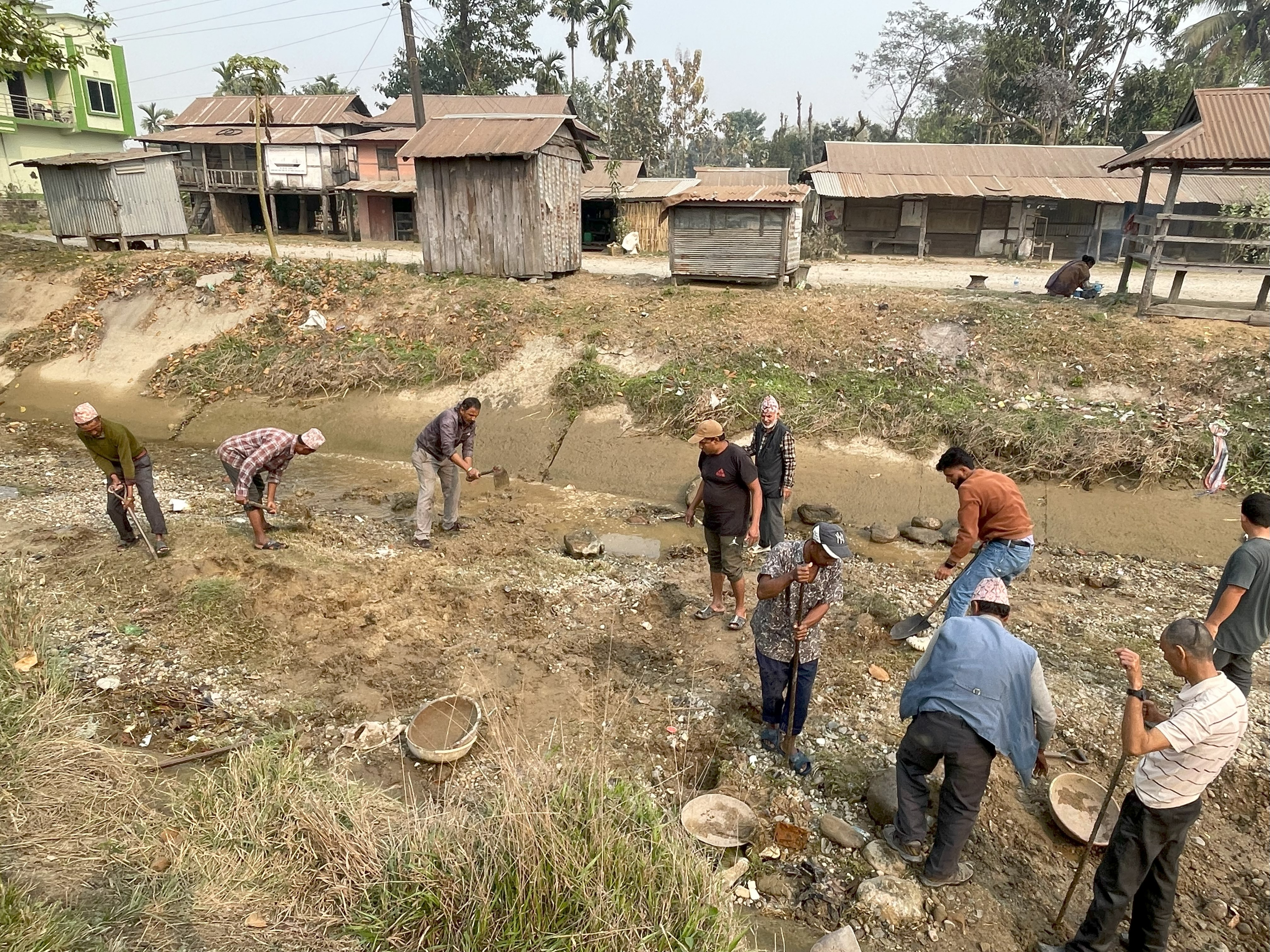 Dhalpas cleaning Main Canal