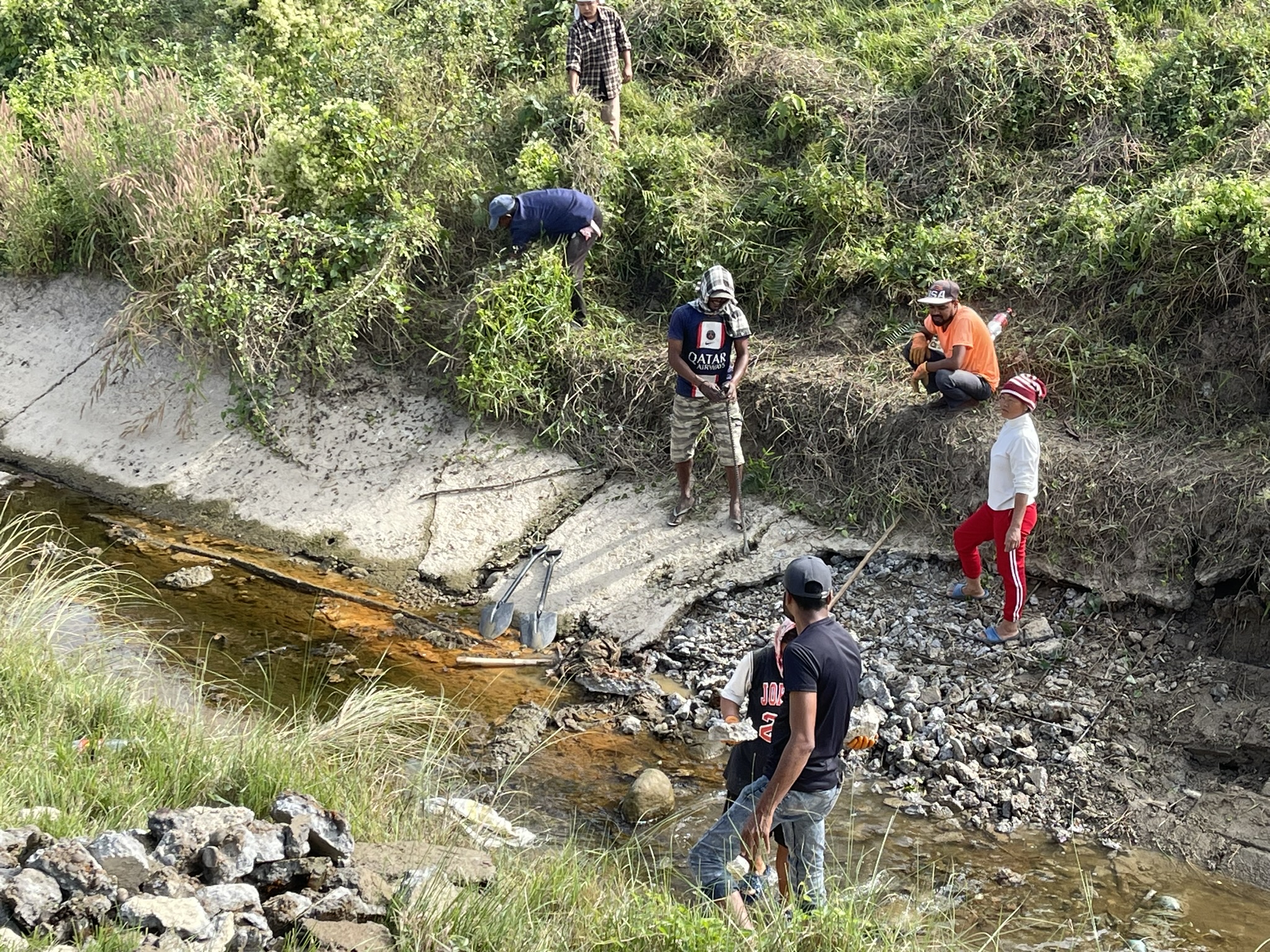 Emergency maintenance work in Main Canal